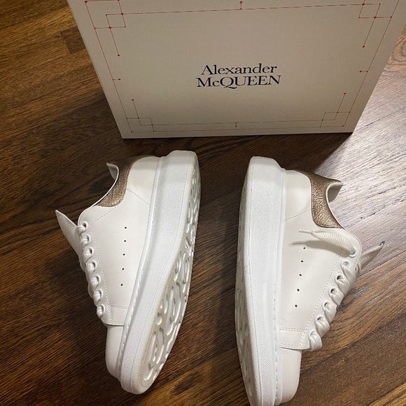 ALEXANDER MCQUEEN OVERSIZED PLATFORM SNEAKERS - Picture 3 of 6